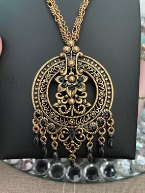 ✨Muted Gold Tone Filigree Pendant Long Necklace✨Vintage Preloved